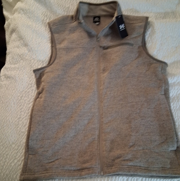 Under Armour Other - Under Armour cold gear vest Size Large